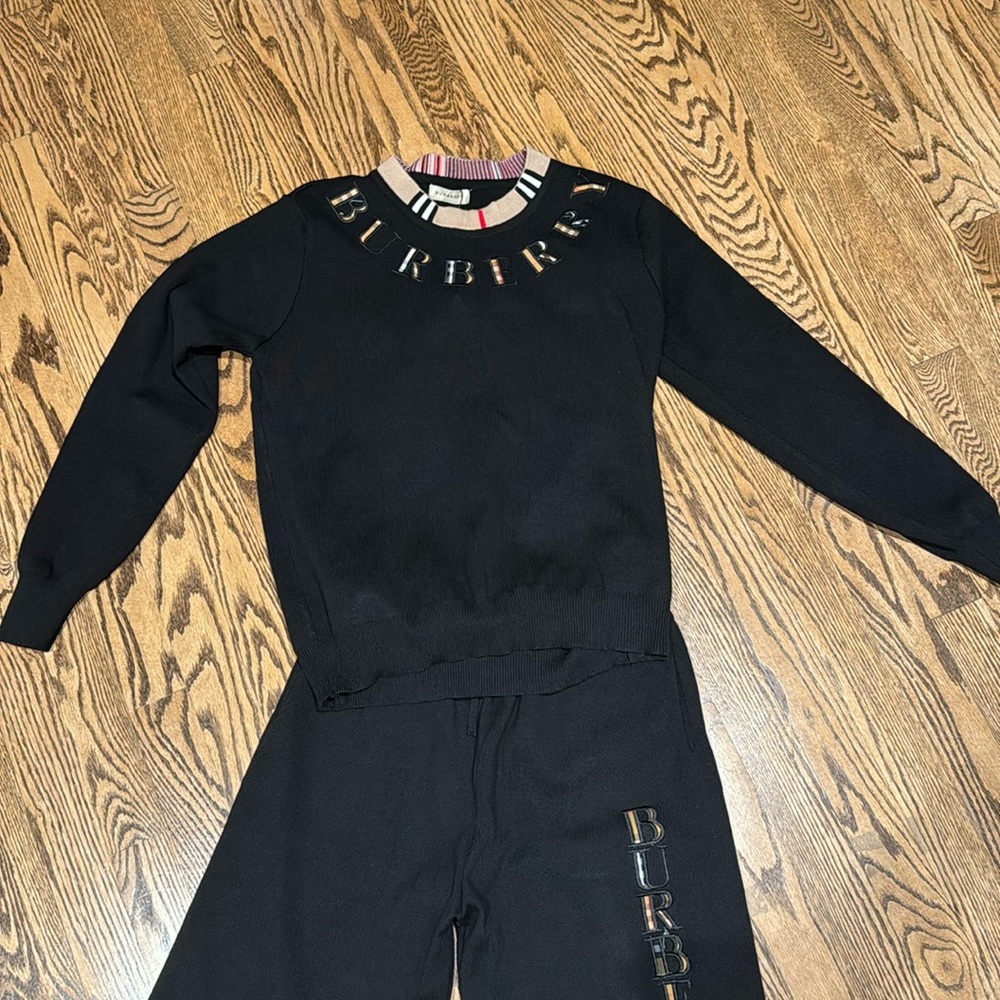 Burberry suit M